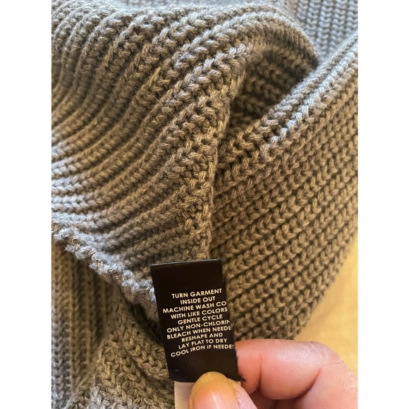 Torrid Womens Round Neck Size 5 Sweater Gray with Red Trim 60/40 Cotton/Acrylic - Picture 11 of 15